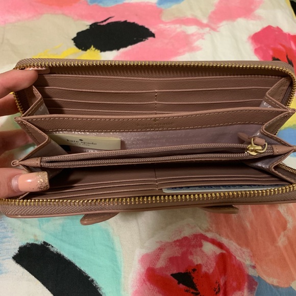 Kate Spade wallet - Picture 2 of 3